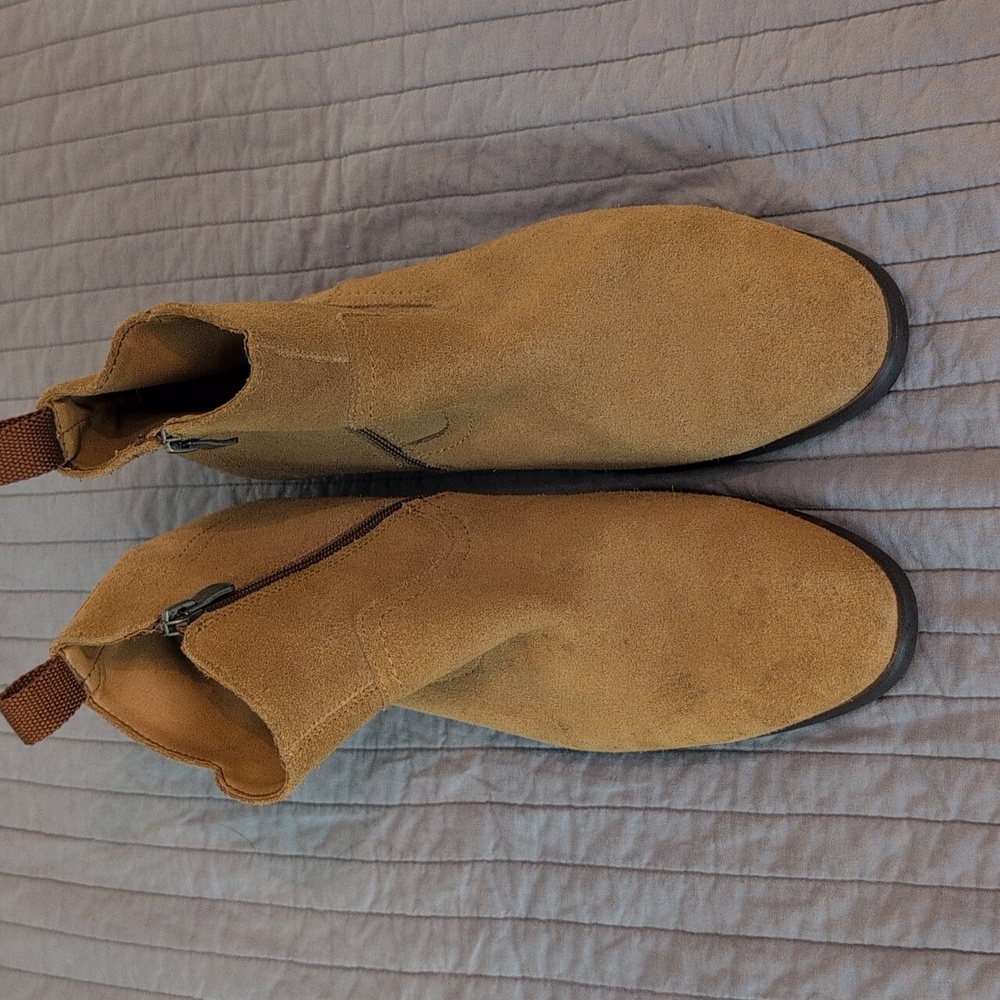 Call it Spring suede boots - Picture 2 of 8
